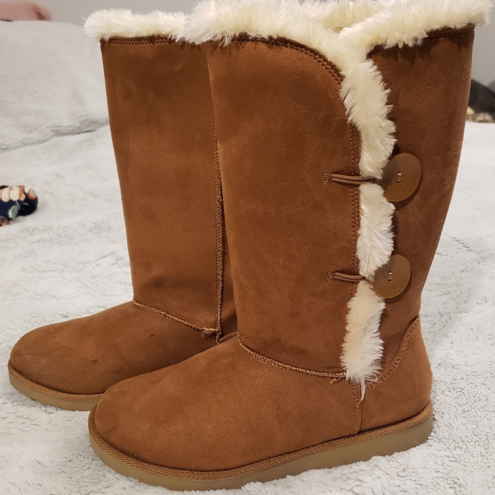 Kohls Chesnut Furry Inside Boots